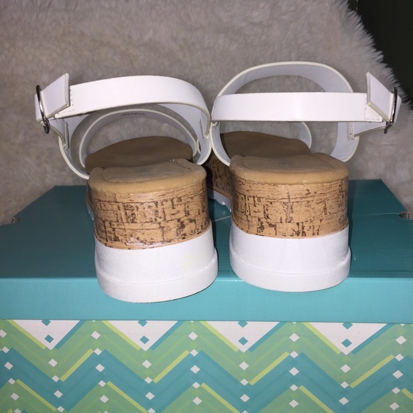 NIB Anna White Strappy Platform Wedge Cork Sandals - Picture 5 of 8